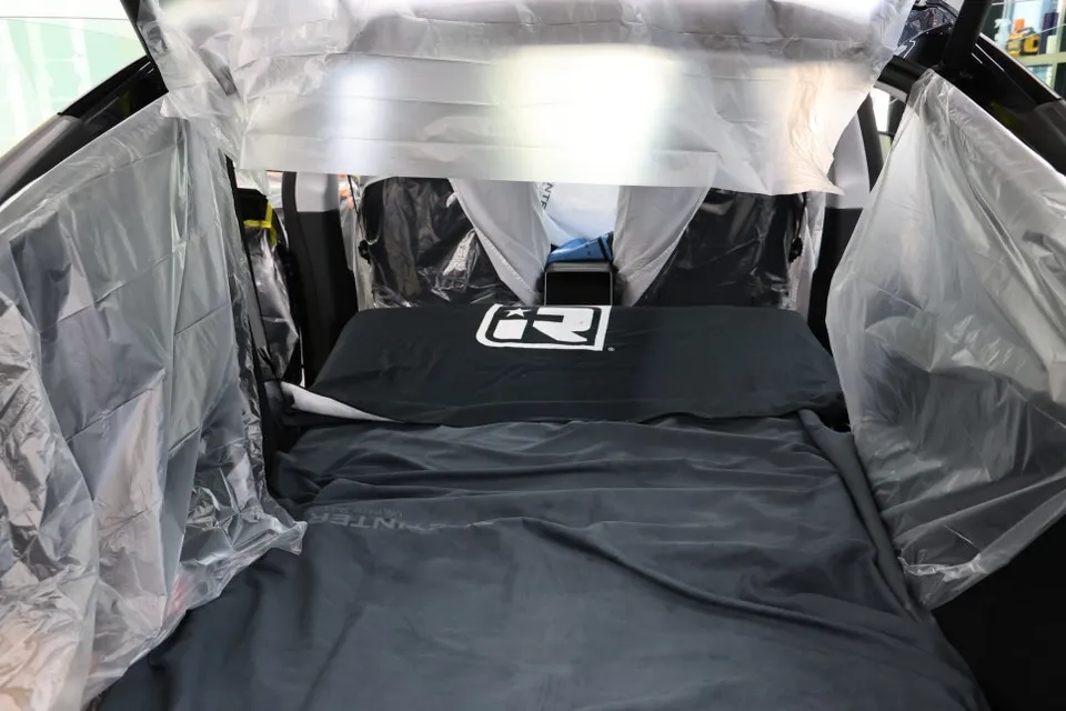 Tesla Model Y PPF施工事例|費用目安と仕上がり 施工写真 3-1
