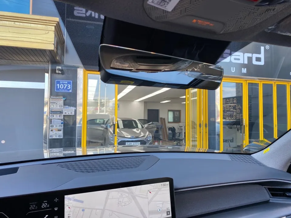 Kia EV9 window tinting - Kia EV9 Window Tinting Review: SolarGarde Charcoal GT photo 5