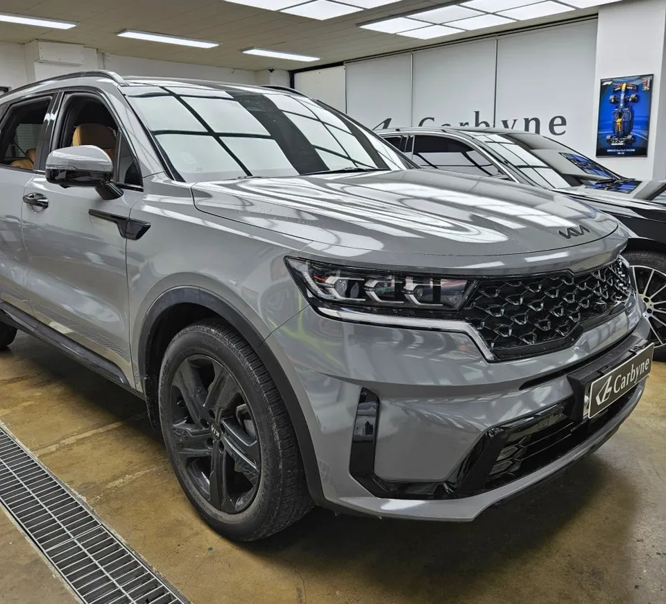 Kia Sorento MQ4のカーラッピング事例 施工写真 2-2