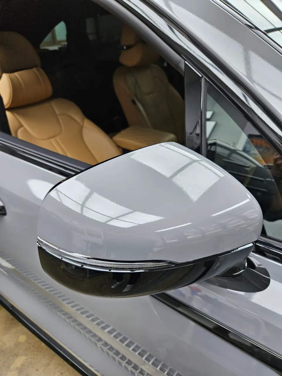 Kia Sorento MQ4のカーラッピング事例 施工写真 3-2