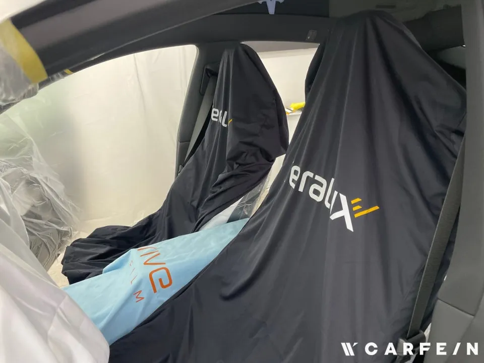 Tesla Teslaのカーフィルム施工事例|費用目安・仕上がり 施工写真 1-2