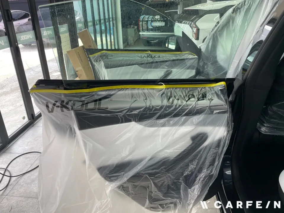 Tesla Teslaのカーフィルム施工事例|費用目安・仕上がり 施工写真 1-3