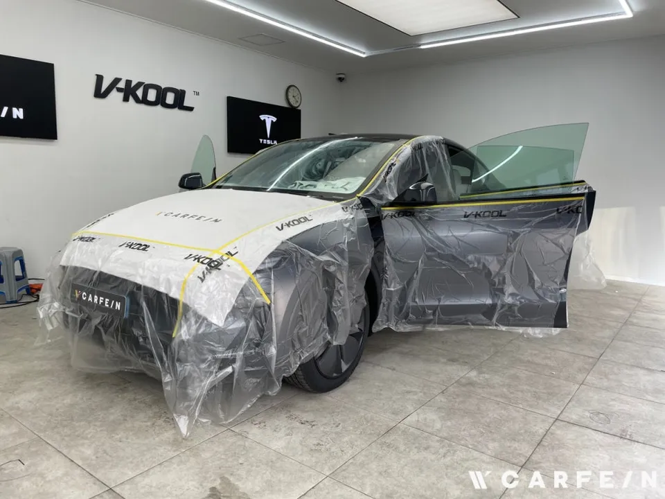 Tesla Teslaのカーフィルム施工事例|費用目安・仕上がり 施工写真 2-3