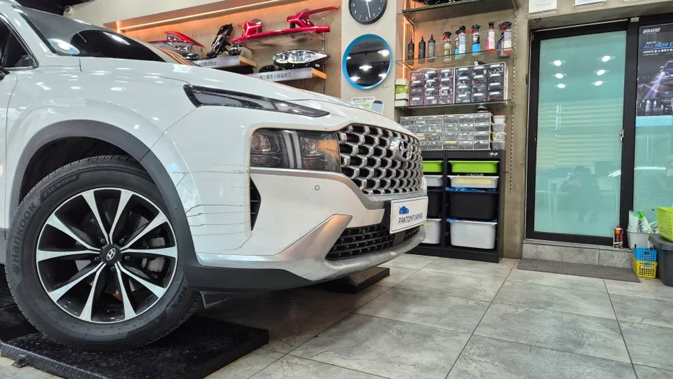 Hyundai Santa Fe TM body kit - Hyundai Santa Fe TM Body Kit Installation Review photo 3