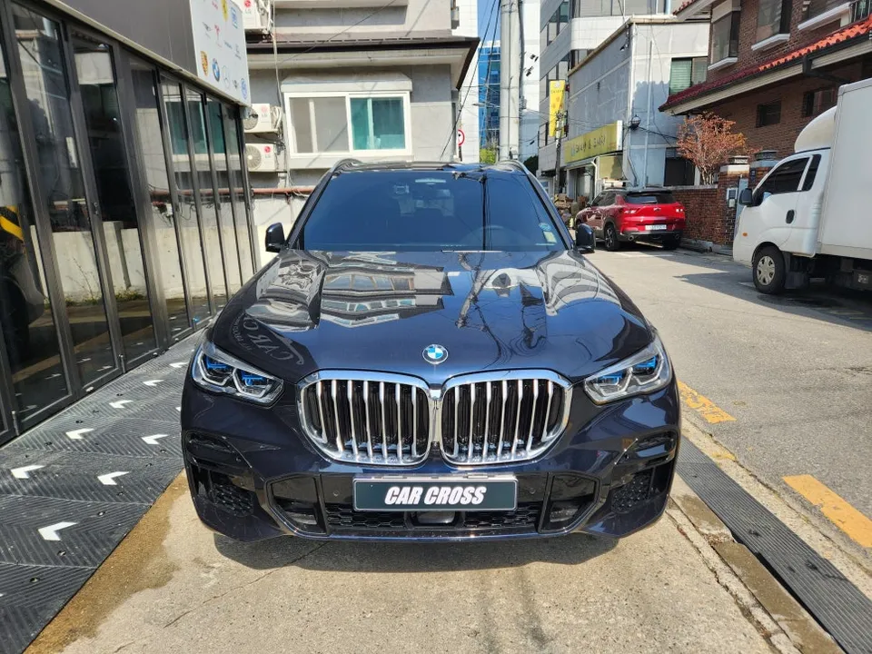 BMW X5 vinyl wrap installation result