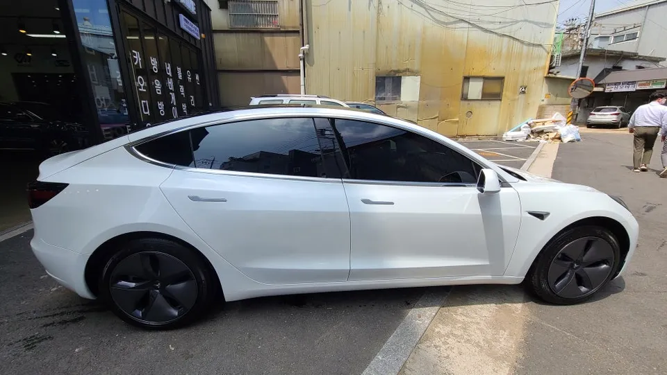 Tesla Model 3 wrap ppf package - Tesla Model 3 Wrap PPF Combo Review: Stunning Chrome Delete Trans photo 3
