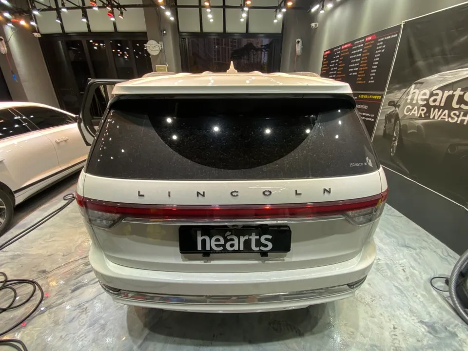 Lincoln Aviatorのガラスコーティング事例|韓国での施工例 施工写真 3-1