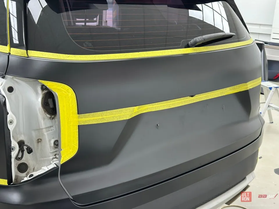 Hyundai Palisadeのカーラッピング事例|無光ブラック化 施工写真 3-3