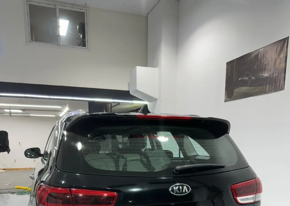 Kia Sorentoのカーフィルム施工事例|費用目安・仕上がり 施工写真 3-1