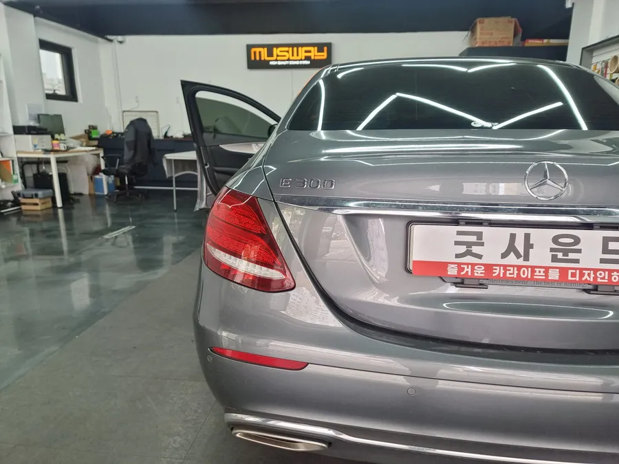 Mercedes-Benz E-Class W213 android head unit - Mercedes-Benz E-Class W213 Android Head Unit Review photo 3