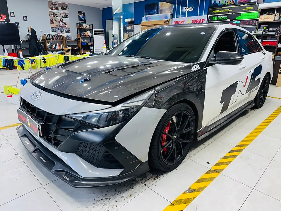 Hyundai Elantra Nのカーラッピング事例｜費用目安・仕上がり 施工写真 3-1