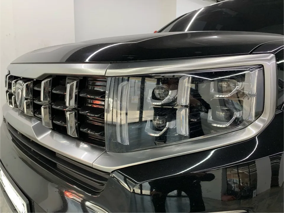 Kia Mohave vinyl wrap - Kia Mohave Vinyl Wrap Review: Chrome Delete & Wheel Paint photo 3