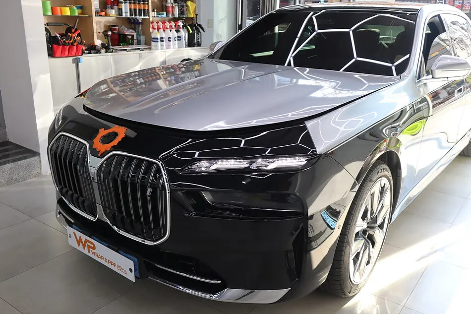 BMW 7 Seriesのカーラッピング事例|費用目安・仕上がり 施工写真 3-1
