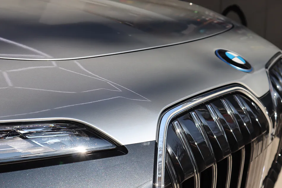 BMW 7 Seriesのカーラッピング事例|費用目安・仕上がり 施工写真 3-3