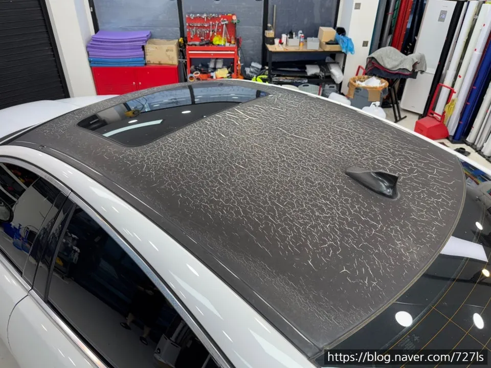 Jaguar XF vinyl wrap - Jaguar XF Vinyl Wrap Refresh: From Old Film Removal to Perfect Fi photo 4