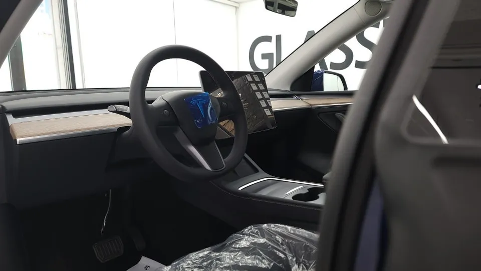 Tesla Model YのPPF施工事例|費用目安と仕上がり 施工写真 2-1