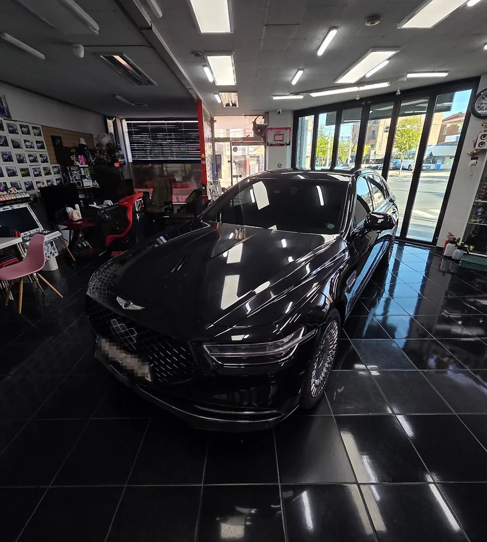 Genesis G90 vinyl wrap - Genesis G90 Vinyl Wrap Review: Storm Gray Color Change photo 3
