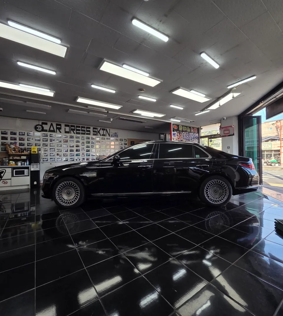 Genesis G90 vinyl wrap - Genesis G90 Vinyl Wrap Review: Storm Gray Color Change photo 5