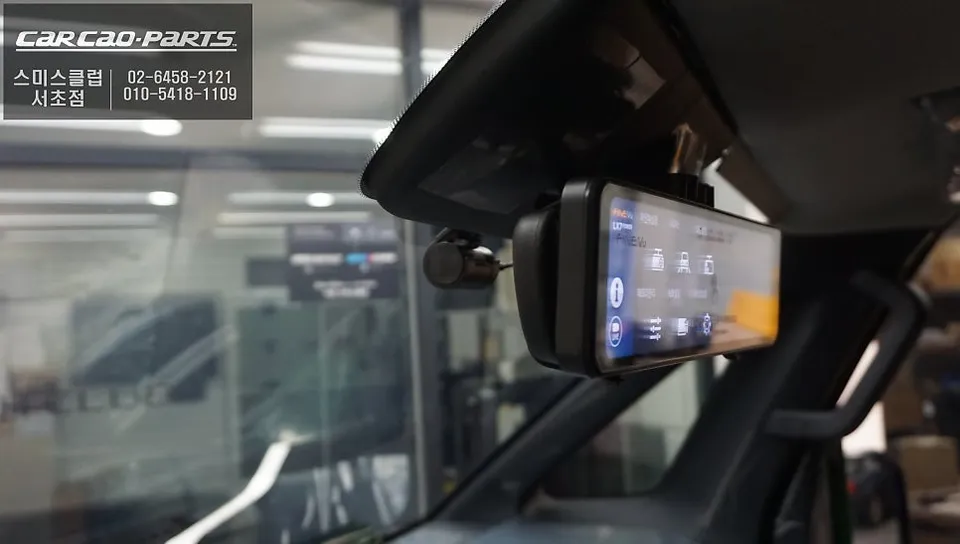 BMW X7 dash cam - BMW X7 Dash Cam Installation Review — Enhanced Visibility photo 3
