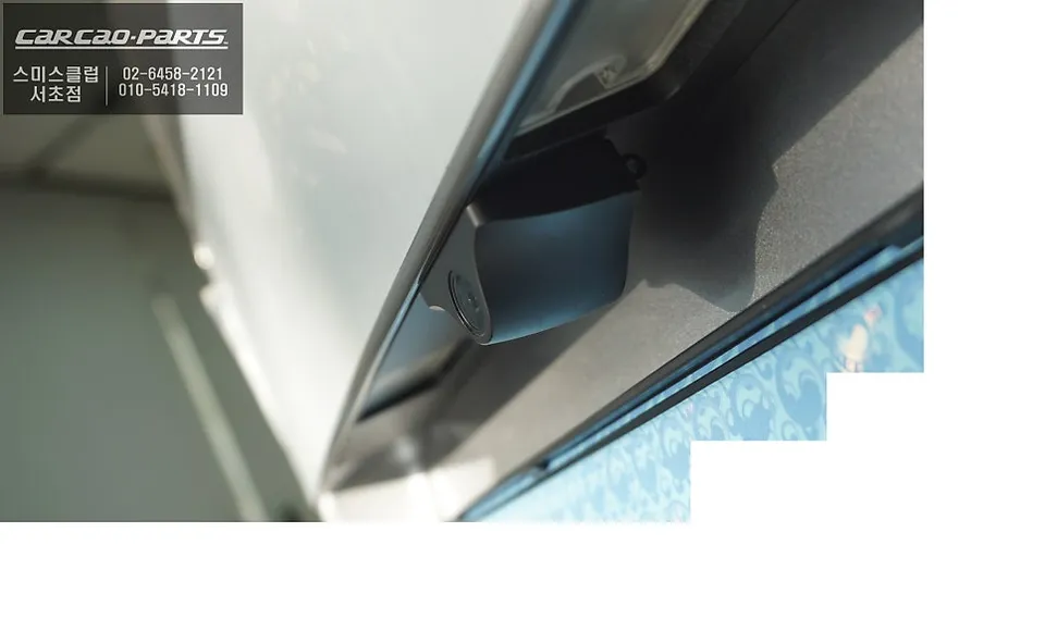 BMW X7 dash cam - BMW X7 Dash Cam Installation Review — Enhanced Visibility photo 4