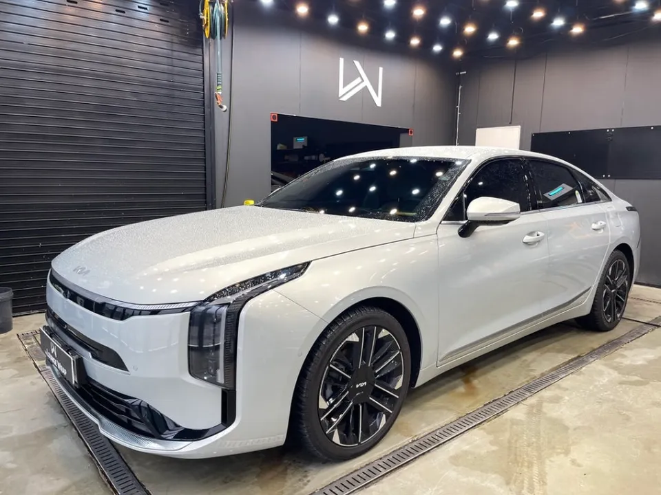 Kia K8のPPF施工事例|飛び石傷から愛車を守る 施工写真 1-1