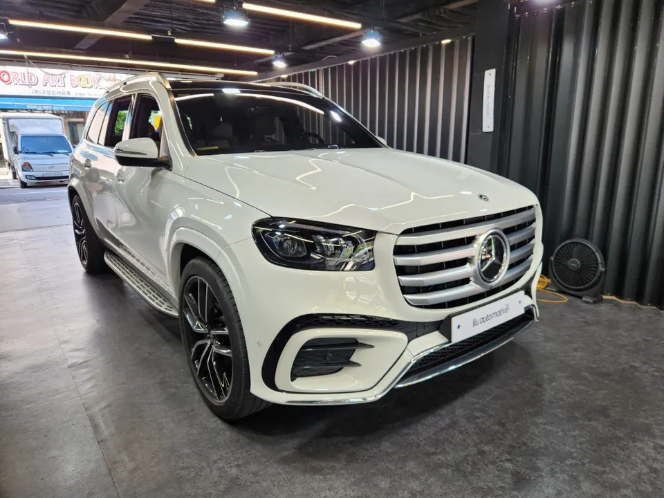 Mercedes-Benz GLS X167 ambient lighting - Mercedes-Benz GLS Ambient Lighting Review — Enhanced Interior LED photo 4