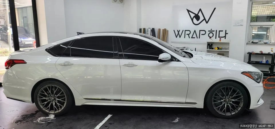 Genesis G80 DH vinyl wrap - Genesis G80 DH Vinyl Wrap Review: Enhanced Luxury photo 3