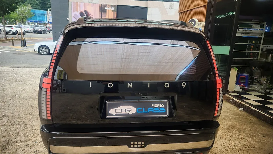 Hyundai IONIQ 9のカーフィルム施工事例｜断熱・プライバシー保護 施工写真 3-1