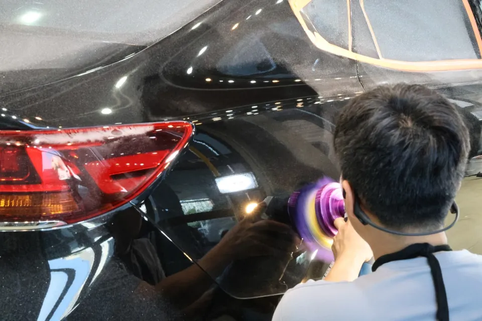 Kia K7のガラスコーティング事例 施工写真 4-2