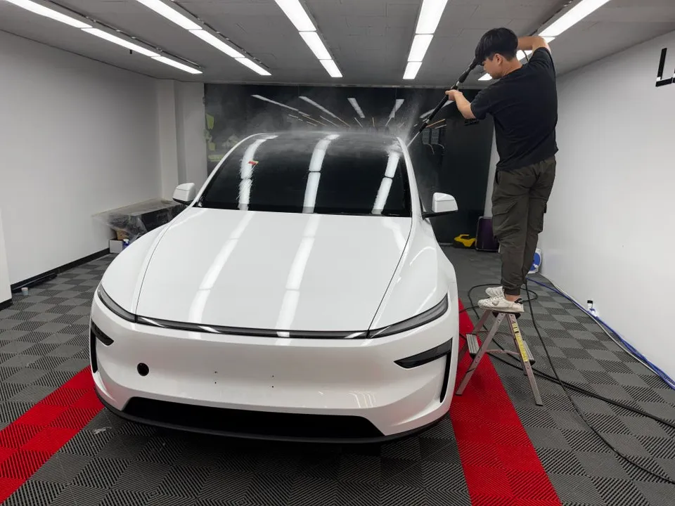 Tesla Model Y PPF施工事例｜費用目安・仕上がり 施工写真 2-1