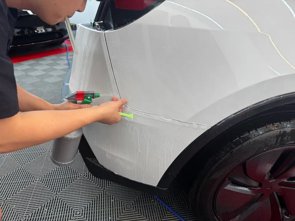 Tesla Model Y PPF施工事例｜費用目安・仕上がり 施工写真 1-3