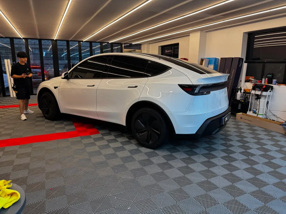 Tesla Model Y PPF施工事例｜費用目安・仕上がり 施工写真 3-3