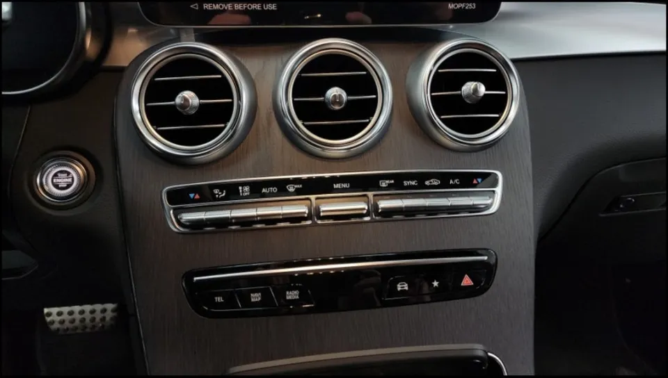 Mercedes-Benz GLC 300 4MATIC ambient lighting - Mercedes-Benz GLC 300 Ambient Lighting Review — Interior Transformed photo 5