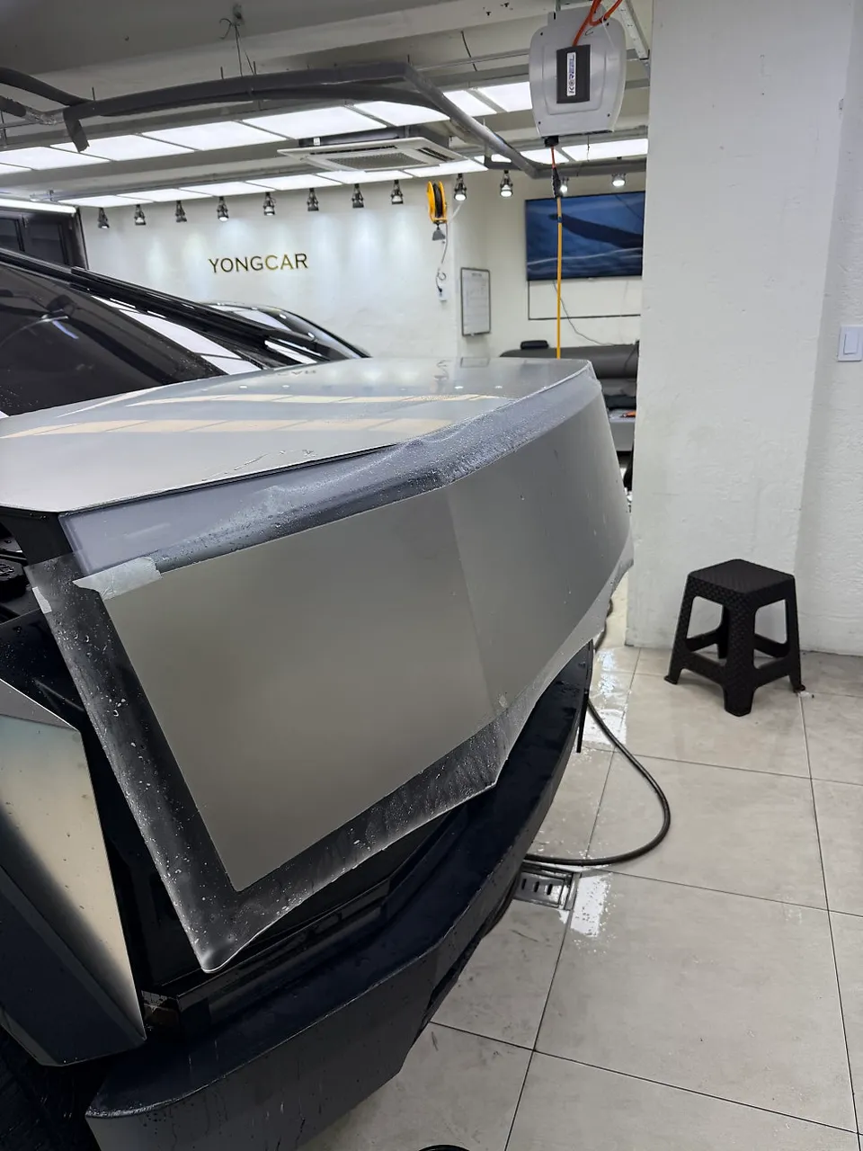 Tesla CybertruckのPPF施工事例｜無光フィルムで個性を保護 施工写真 2-3