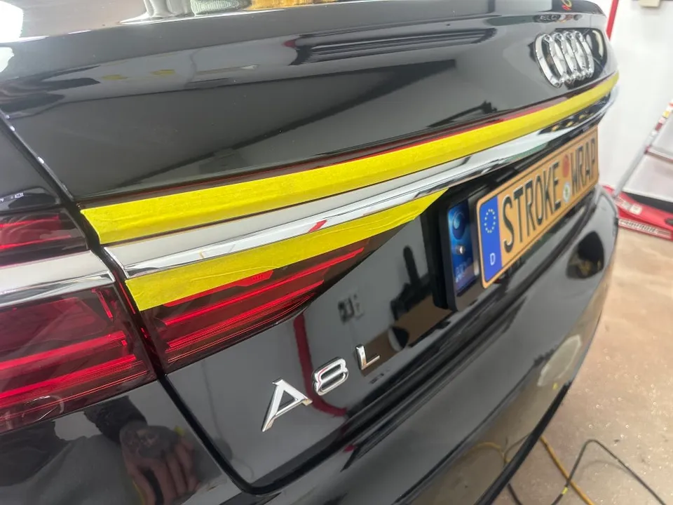 Audi A8のカーラッピング事例|クロームブラック化 施工写真 1-3