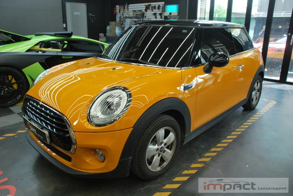 MINI MINI Cooperのカーラッピング事例|費用目安・仕上がり 施工写真 1-1