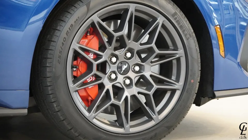 Ford Mustang 7th Gen vinyl wrap - Ford Mustang 7th Gen Vinyl Wrap Review: Color Change Cost photo 3