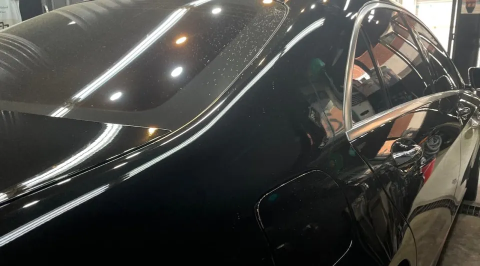 Mercedes-Benz S63 AMGのガラスコーティング事例|費用目安・仕上がり 施工写真 2-1