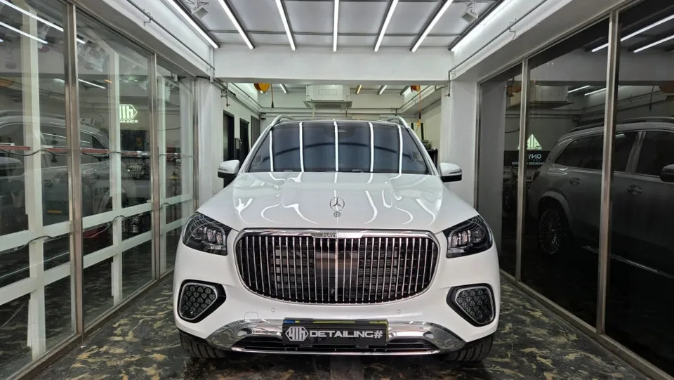 Mercedes-Benz Maybachのガラスコーティング事例|費用目安・仕上がり 施工写真 2-1