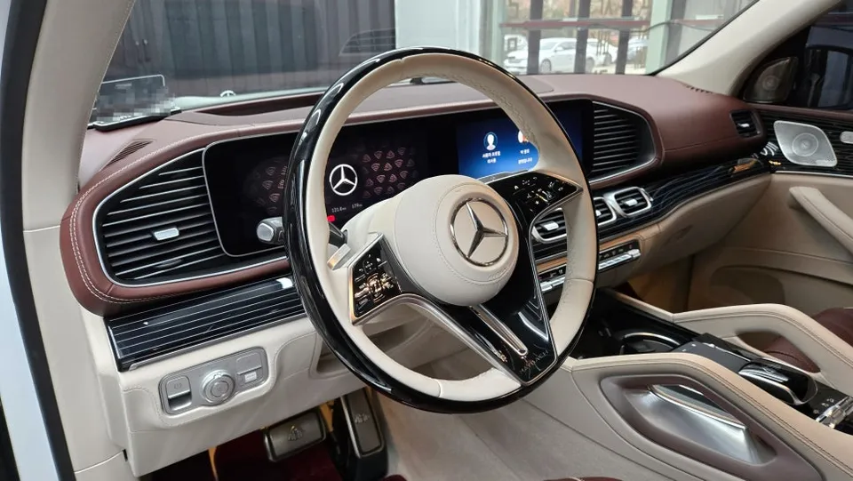 Mercedes-Benz Maybachのガラスコーティング事例|費用目安・仕上がり 施工写真 3-1