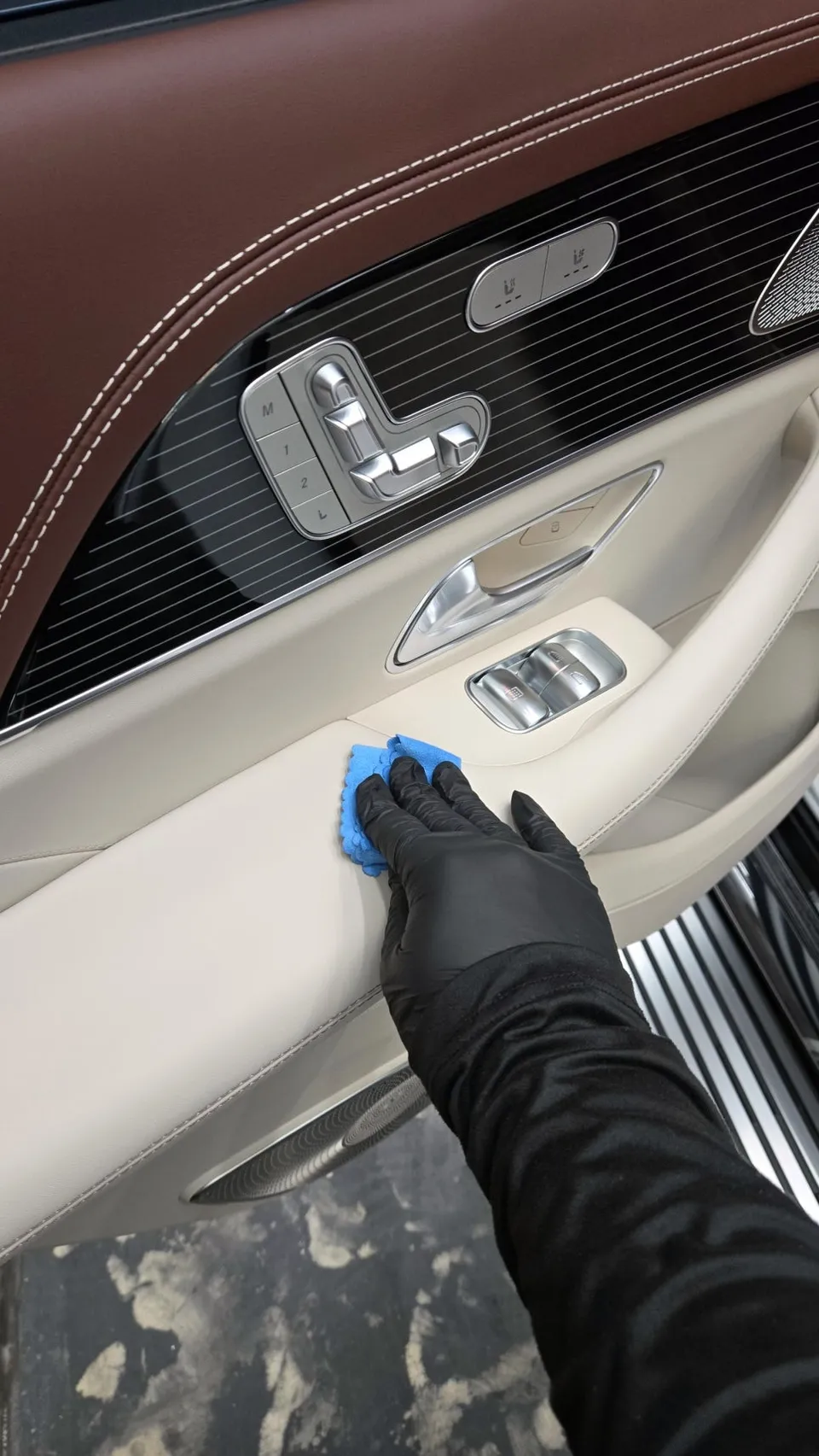 Mercedes-Benz Maybachのガラスコーティング事例|費用目安・仕上がり 施工写真 3-2