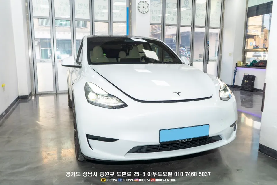 Tesla Model Yのカーフィルム施工事例｜費用目安・仕上がり 施工写真 2-3