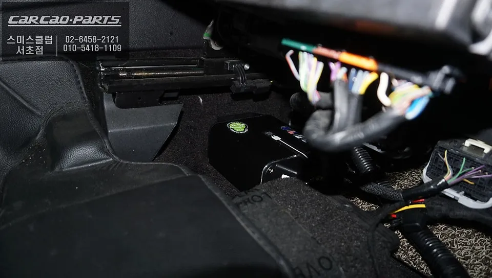 Ford Explorer dash cam - Ford Explorer Dash Cam Installation: 36-Hour Parking Recording photo 3