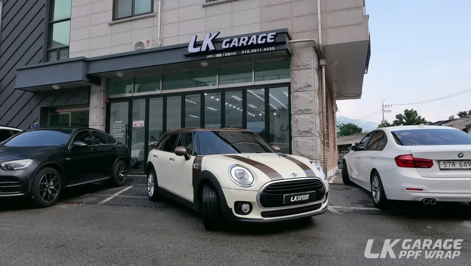 MINI Clubman vinyl wrap - MINI Clubman Vinyl Wrap Review: Custom Style Upgrade photo 3