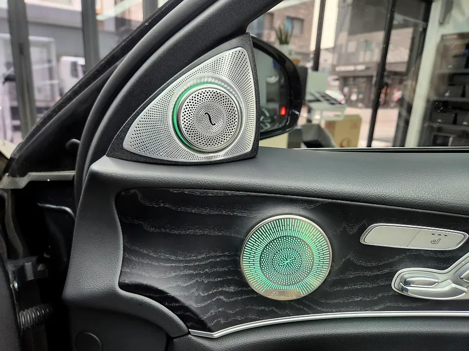Mercedes-Benz E-Class W213 ambient lighting - Mercedes-Benz E-Class W213 Ambient Lighting Review photo 3