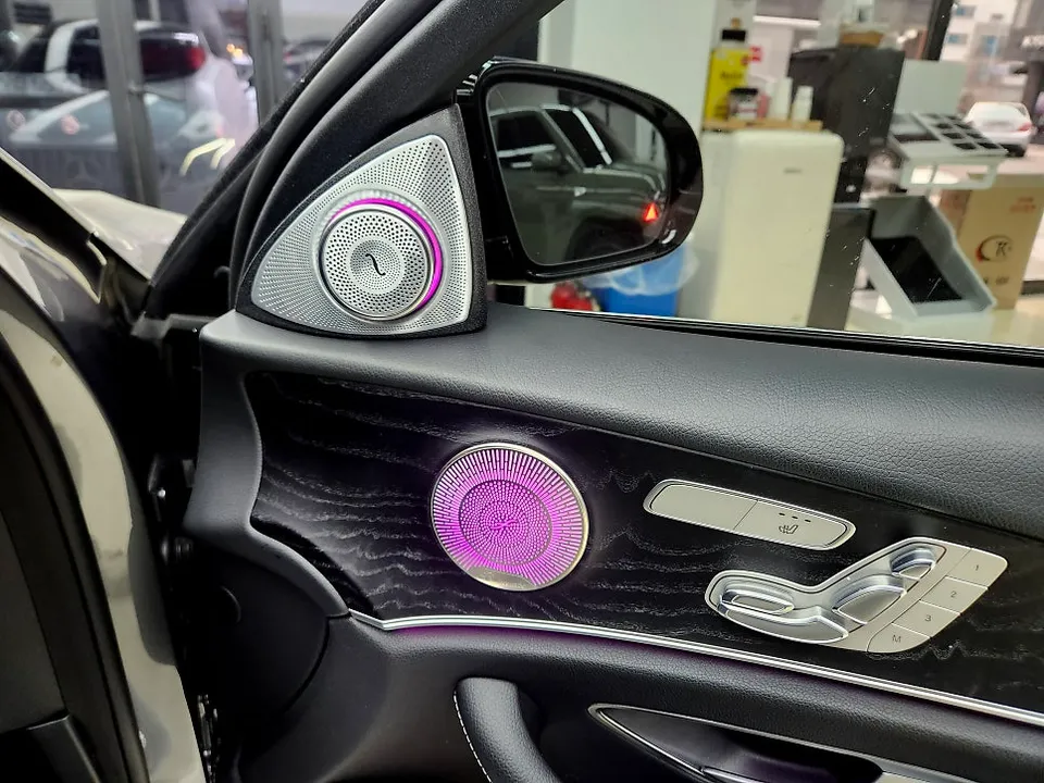 Mercedes-Benz E-Class W213 ambient lighting - Mercedes-Benz E-Class W213 Ambient Lighting Review photo 4
