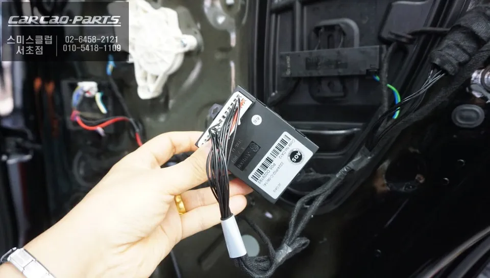 Volkswagen Touareg oem options - Volkswagen Touareg Ghost Door Review — Enhanced Convenience photo 3