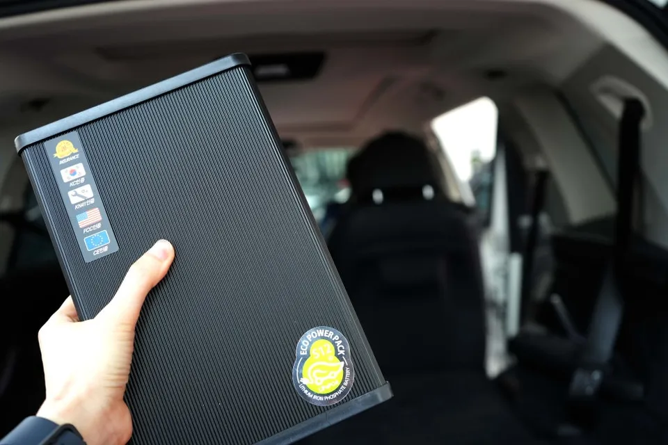 BMW X7 dash cam - BMW X7 Dash Cam Installation Review photo 4