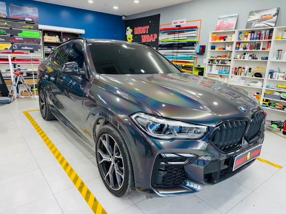 BMW X6 vinyl wrap - BMW X6 Vinyl Wrap Review: Satin Black Transformation photo 3