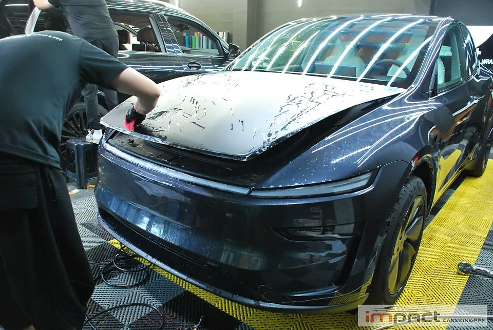 Tesla Model Y PPF施工事例|無光フィルムで個性を際立たせる 施工写真 1-2